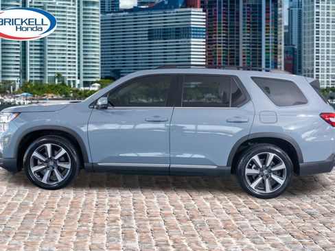 Certified 2023 Honda Pilot Touring image 4