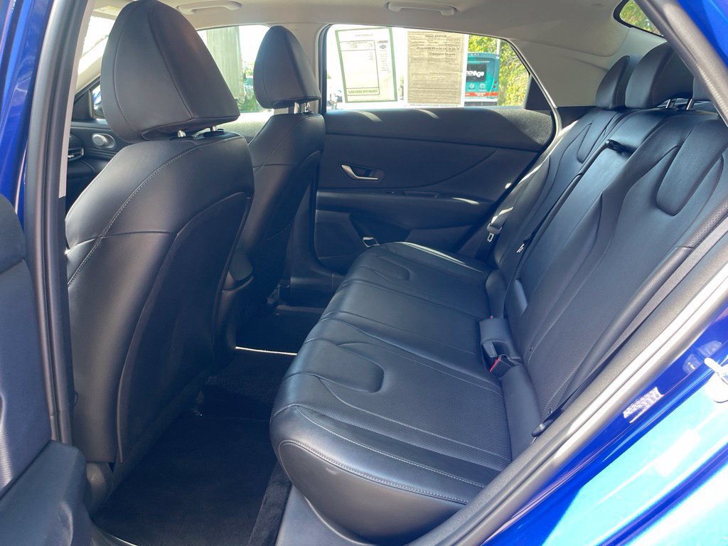 Used 2022 Hyundai Elantra Limited FWD image 14