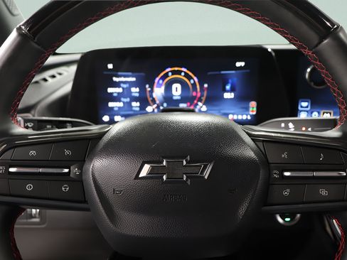 Used 2025 Chevrolet Traverse RS AWD/4WD image 15