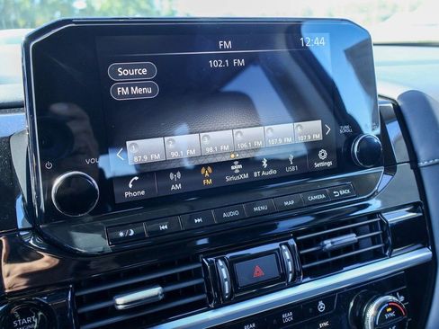 New 2025 Nissan Pathfinder SL image 5