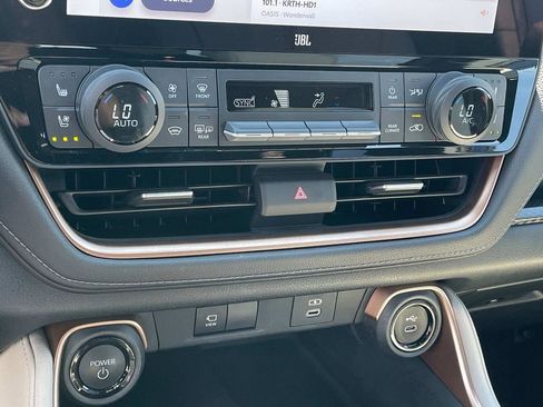 Used 2024 Toyota Grand Highlander MAX Limited image 15