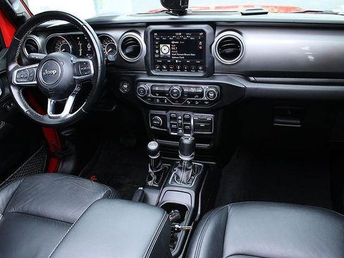 Used 2020 Jeep Wrangler Unlimited Sahara AWD/4WD image 24