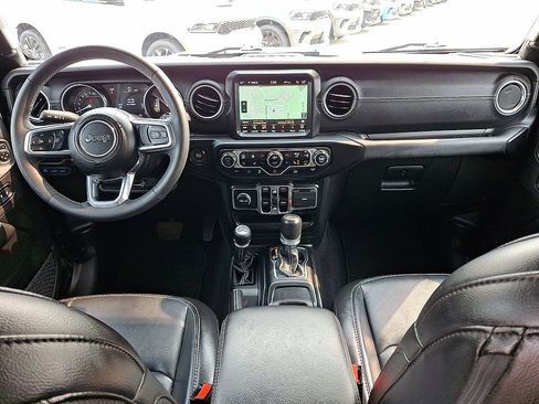 Used 2023 Jeep Wrangler Unlimited Sahara w/ Cold Weather Group AWD/4WD image 10
