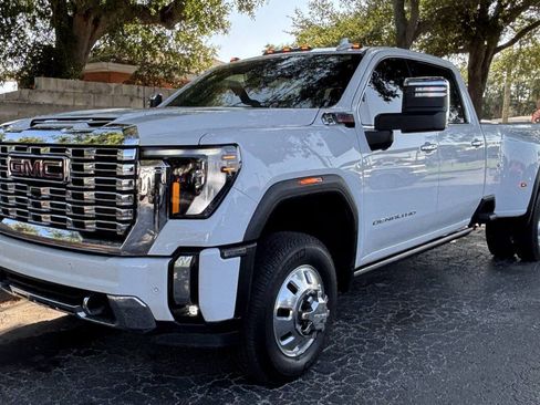 Used 2025 GMC Sierra 3500 Denali w/ Denali Reserve Package AWD/4WD image 2