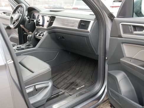 Certified 2023 Volkswagen Atlas Cross Sport SE w/ Panoramic Sunroof Package image 20