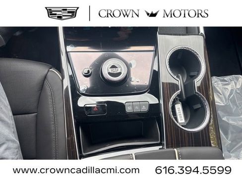 New 2026 Cadillac Escalade ESV Luxury w/ LPO, Radiant Package AWD/4WD image 20