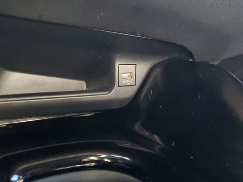 Used 2020 Toyota C-HR XLE image 27