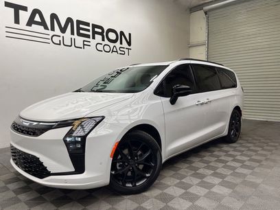 New 2027 Chrysler Pacifica Limited