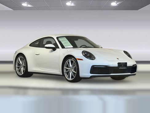 Used 2023 Porsche 911 Carrera image 6