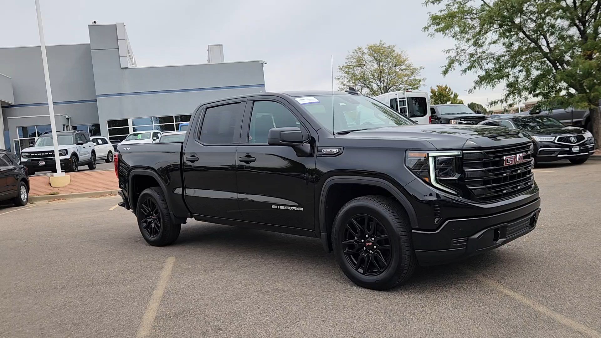 Used 2024 GMC Sierra 1500 Pro w/ Graphite Edition AWD/4WD image 8