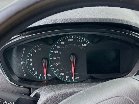 Used 2019 Chevrolet Trax LT w/ LT Convenience Package image 12