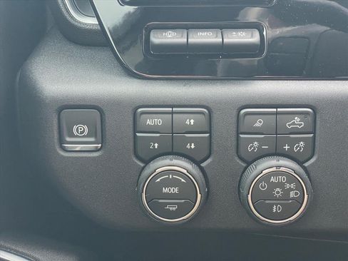 New 2026 Chevrolet Silverado 2500 LTZ w/ LTZ Premium Package AWD/4WD image 19