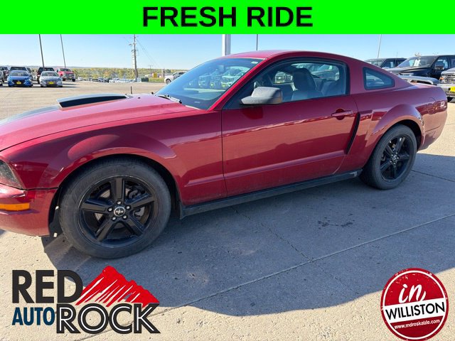 Used 2008 Ford Mustang Premium RWD image 1