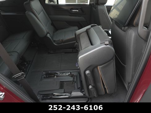 Used 2025 GMC Yukon AT4 w/ AT4 Premium Plus Package AWD/4WD image 37