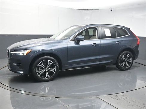 Certified 2022 Volvo XC60 B5 Momentum w/ Climate Package image 4