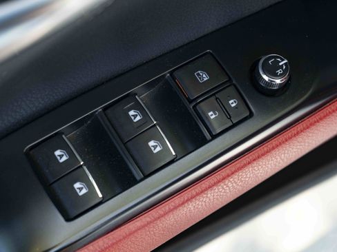 Used 2018 Toyota Camry XSE w/ Driver Assist Package FWD image 37