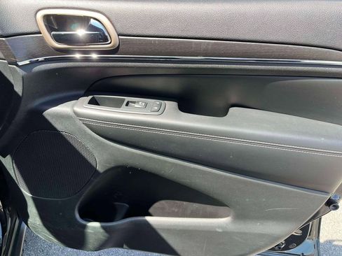 Used 2015 Jeep Grand Cherokee Limited image 21