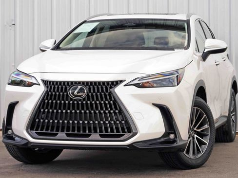 Used 2025 Lexus NX 350h AWD image 3