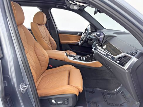 Used 2024 BMW X5 sDrive40i w/ M Sport Package image 16