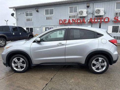 Used 2017 Honda HR-V EX image 3