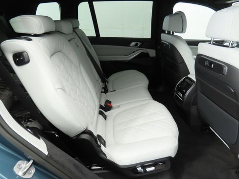 New 2026 BMW X7 xDrive40i w/ Premium Package image 22