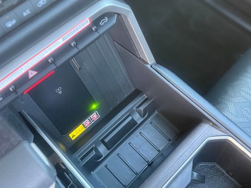 Used 2025 Toyota Tundra Limited image 24