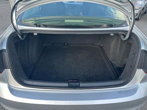 Used 2016 Volkswagen Jetta S image 16