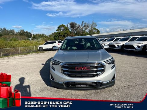 Used 2020 GMC Terrain SLT w/ Preferred Package image 3