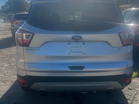Used 2017 Ford Escape SE image 12