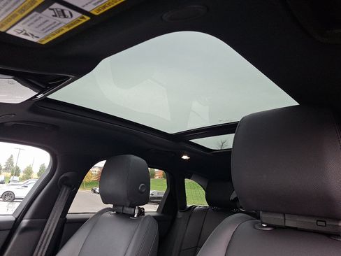 Used 2026 Land Rover Range Rover Velar Dynamic SE image 12