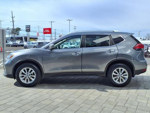 Used 2017 Nissan Rogue SV w/ SV Premium Package image 8