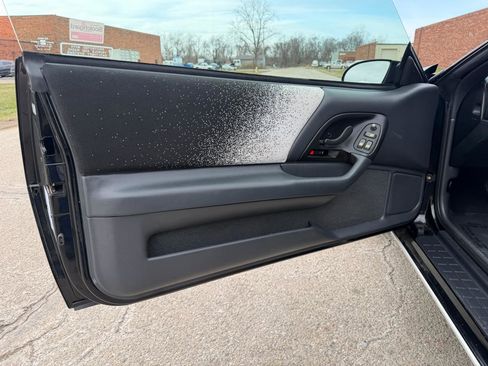 Used 1993 Chevrolet Camaro Z28 RWD image 23
