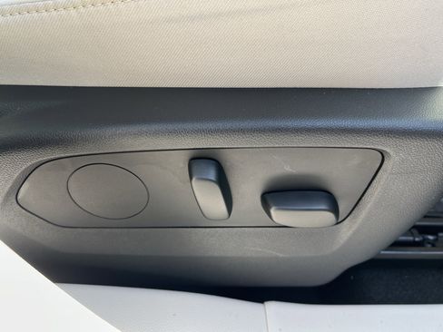 Certified 2023 Buick Envision Avenir FWD image 18