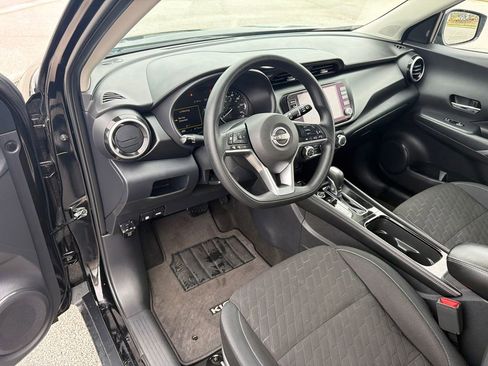 Used 2023 Nissan Kicks SV FWD image 11