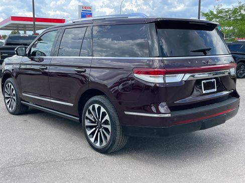 Used 2023 Lincoln Navigator Reserve AWD/4WD image 7
