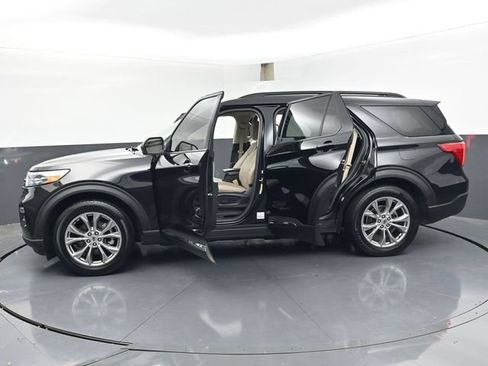 Used 2022 Ford Explorer XLT w/ Equipment Group 202A RWD image 49