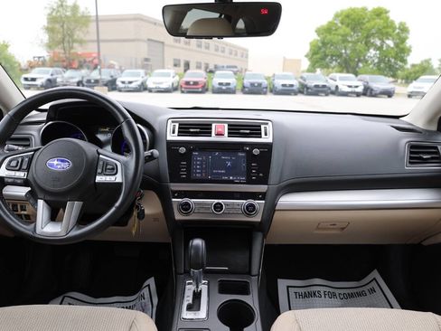 Used 2017 Subaru Outback 2.5i Premium AWD/4WD image 14