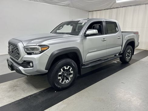 Used 2023 Toyota Tacoma TRD Off-Road w/ TRD Premium Off Road Package AWD/4WD image 5