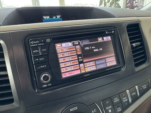 Used 2014 Toyota Sienna XLE w/ Entertainment Package image 24