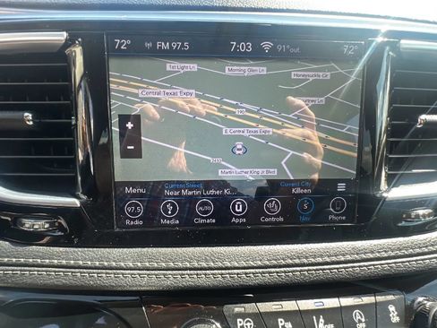 Used 2018 Chrysler Pacifica Limited w/ Tire & Wheel Group FWD image 20