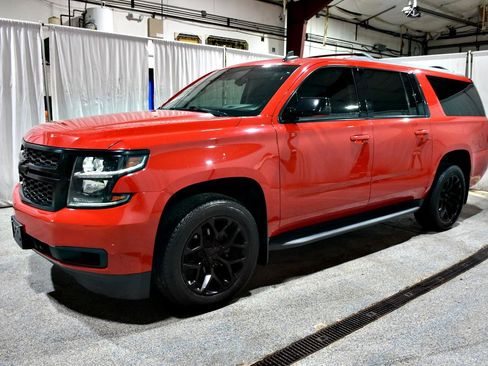 Used 2016 Chevrolet Suburban LT RWD image 31