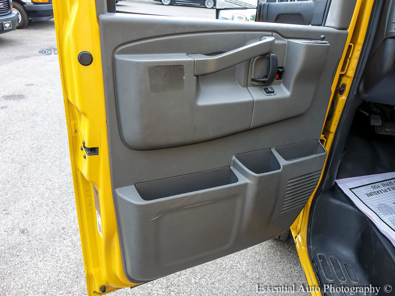 Used 2021 GMC Savana 3500 Extended w/ Power Convenience Package RWD image 14