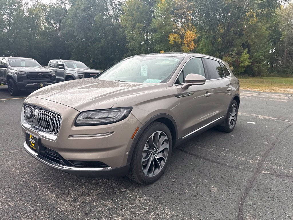Used 2021 Lincoln Nautilus Reserve AWD/4WD image 3