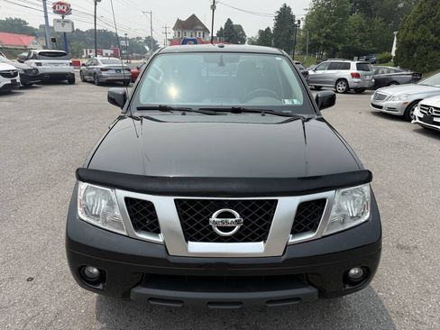 Used 2018 Nissan Frontier PRO-4X AWD/4WD image 2