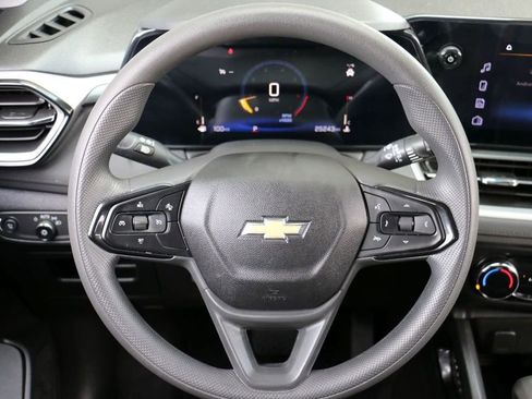 Used 2025 Chevrolet TrailBlazer LS w/ LS Convenience Package FWD image 21