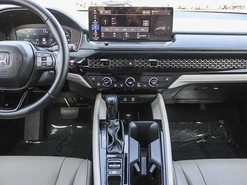 Certified 2025 Honda Accord EX-L image 13