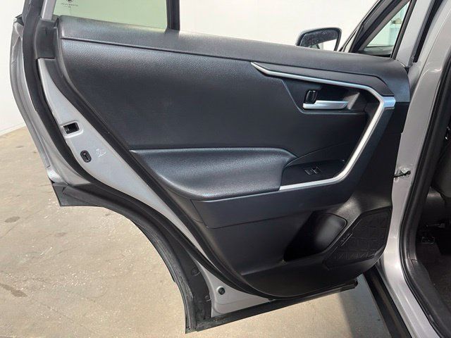 Used 2025 Toyota RAV4 XLE AWD/4WD image 21