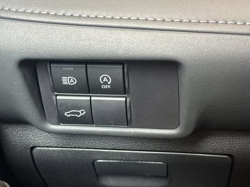 Certified 2023 Toyota Highlander XLE AWD/4WD image 33