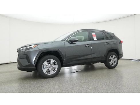 New 2025 Toyota RAV4 XLE AWD/4WD image 19