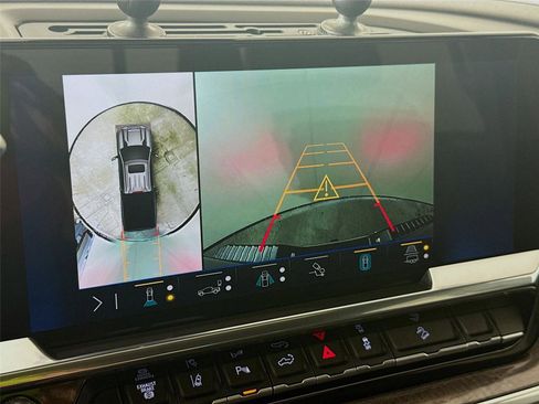 Used 2025 Chevrolet Silverado 2500 LTZ w/ LTZ Convenience Package image 10